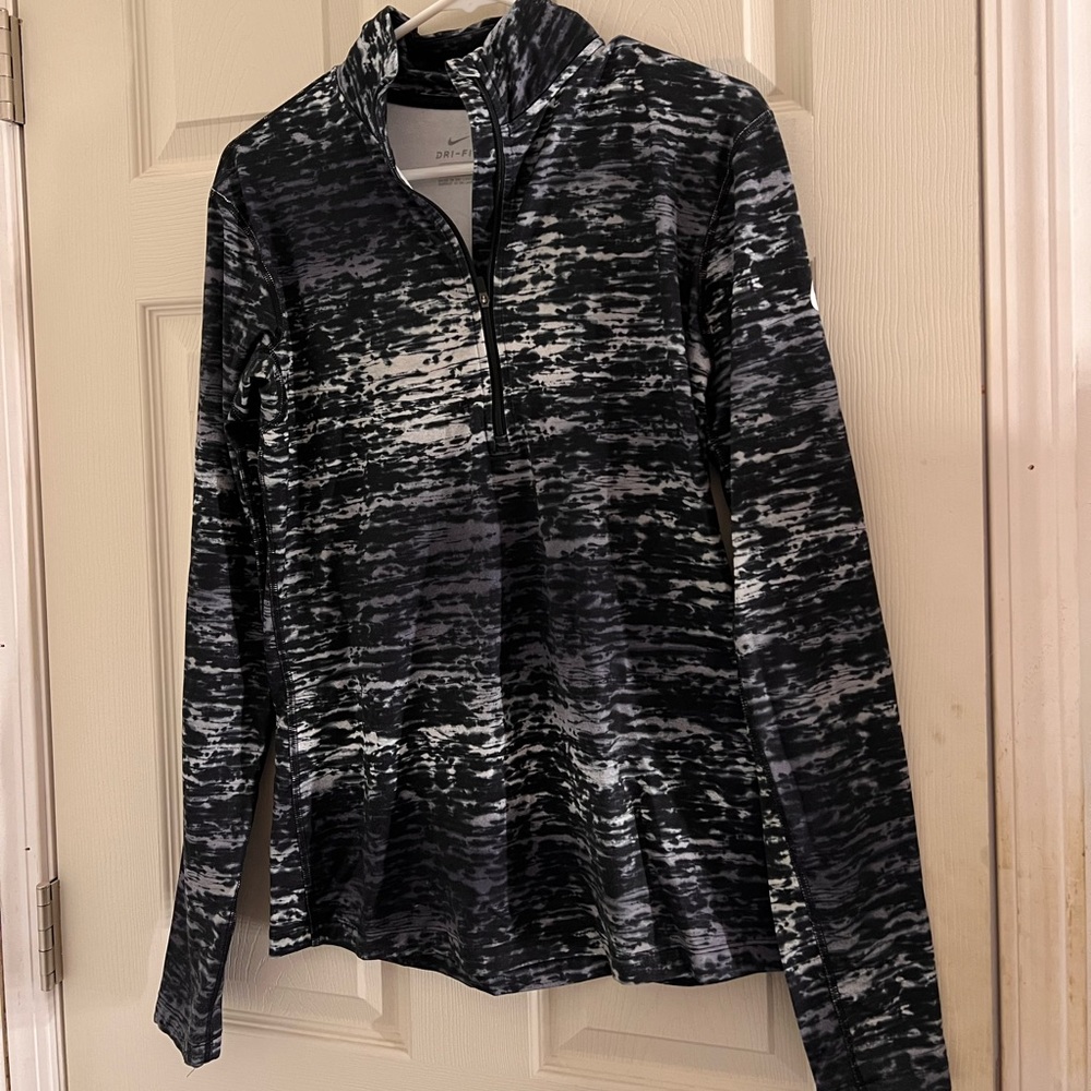 womens nike pro warm quarter zip size LARGE